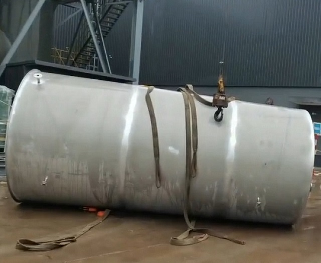 1697706002150654.jpg 不銹鋼氨水儲(chǔ)罐.jpg