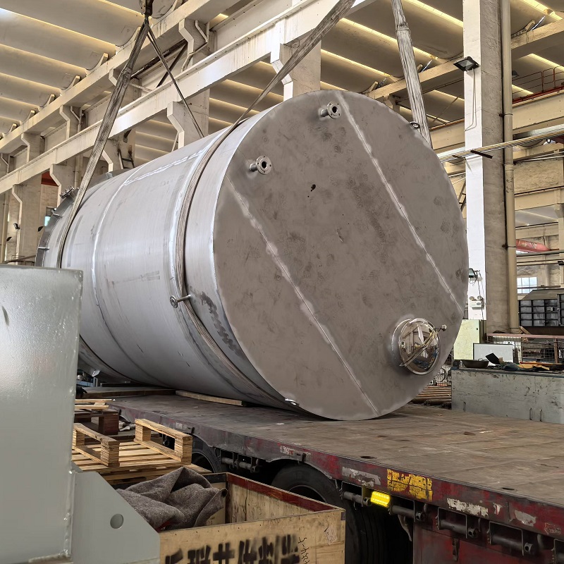 1732870365324287.jpg 不銹鋼儲(chǔ)罐內(nèi)蒙古1.jpg